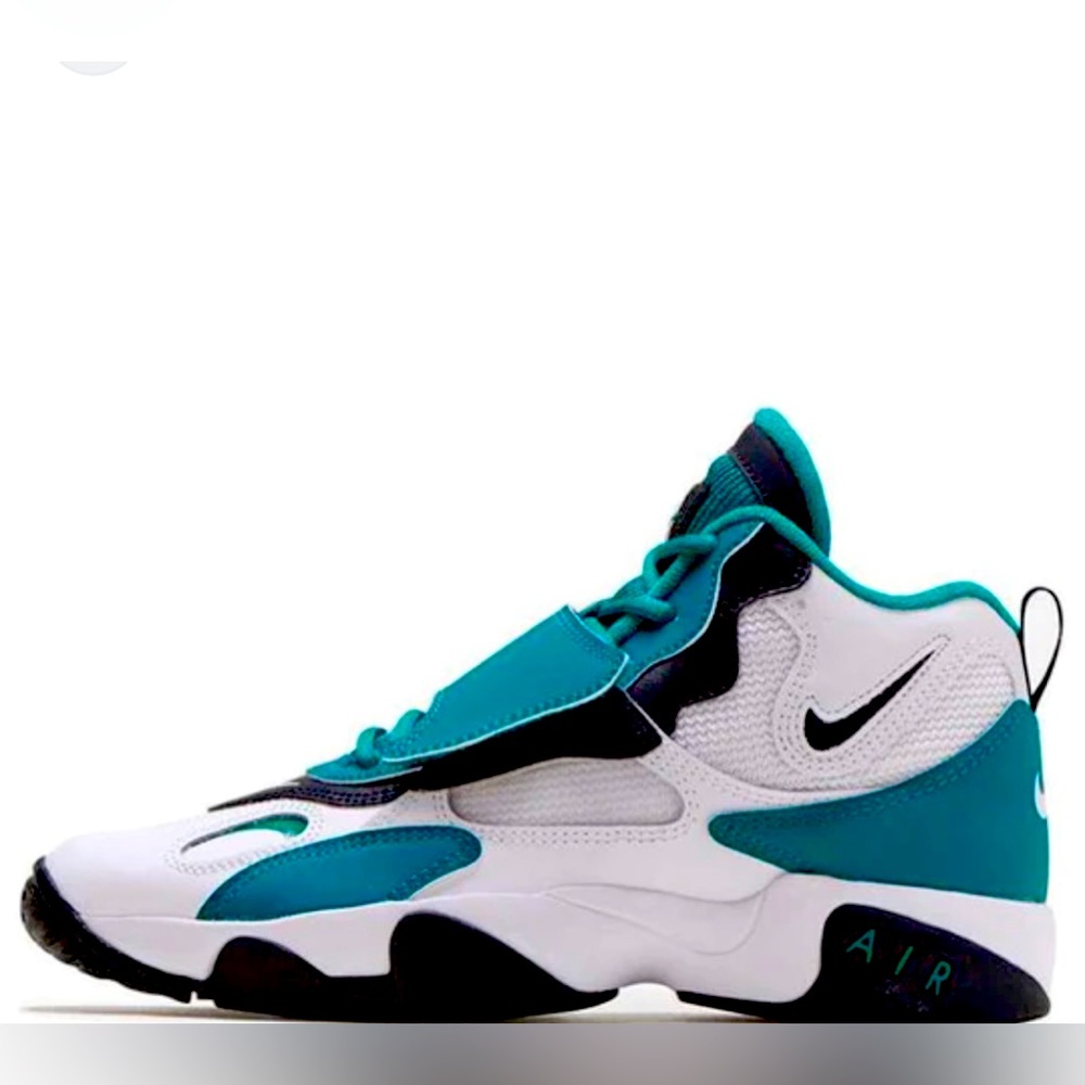 Nike Air Speed Turf Green/Black/White Boys Size 5Y